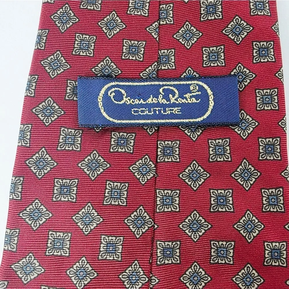 Oscar de la Renta Couture Collection Vintage Silk Tie Red Medallion New